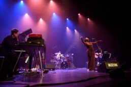 Somi Kakoma – Jazz Brugge 2025, Concertgebouw Bruges 23 somi concertgebouw brugge kaap marvin anthony studio 14 november 2025 6 scaled uai